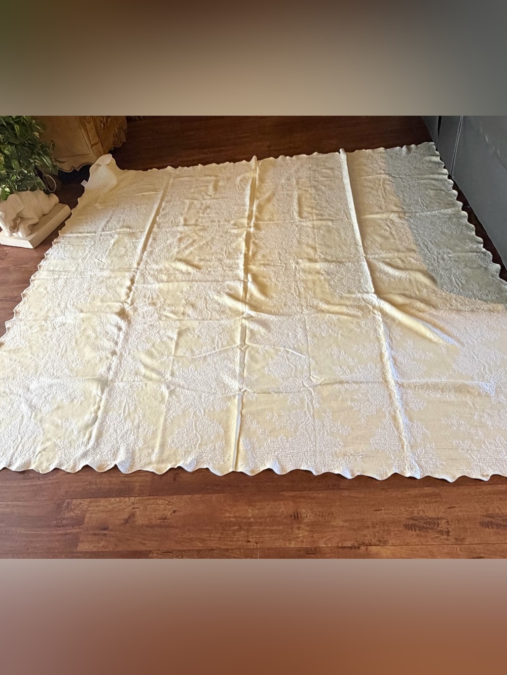 Portuguese Cotton Queen Matelasse Coverlet Yellow Floral Scalloped Bedspread